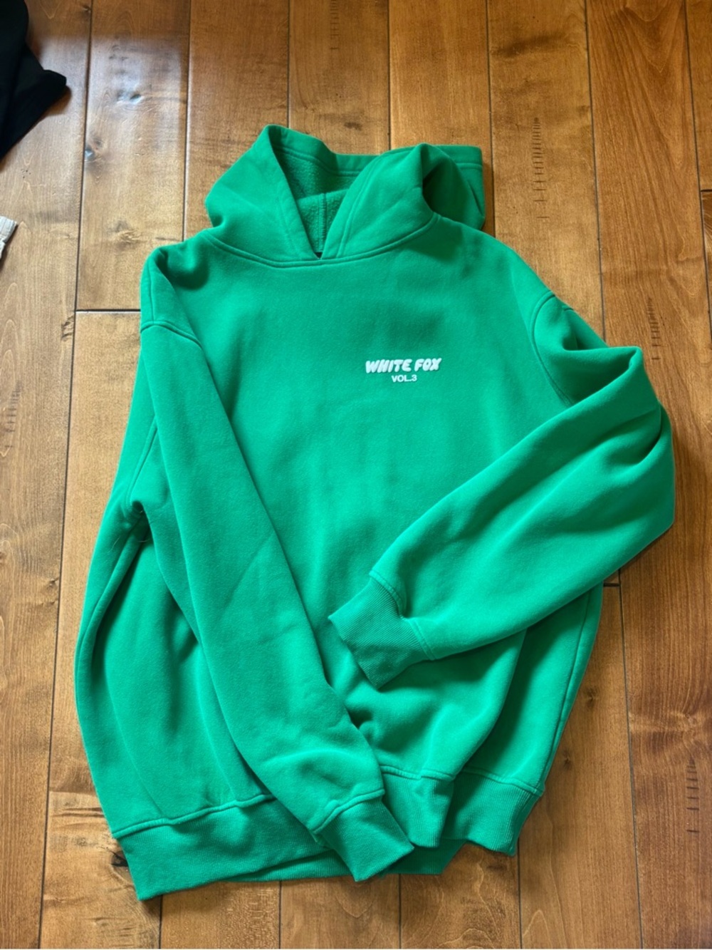 White Fox Volume 3 Offstage Hoodie — Amazon M/L